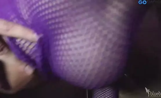Mature MILF Performs Oral Pleasure in Bathroom